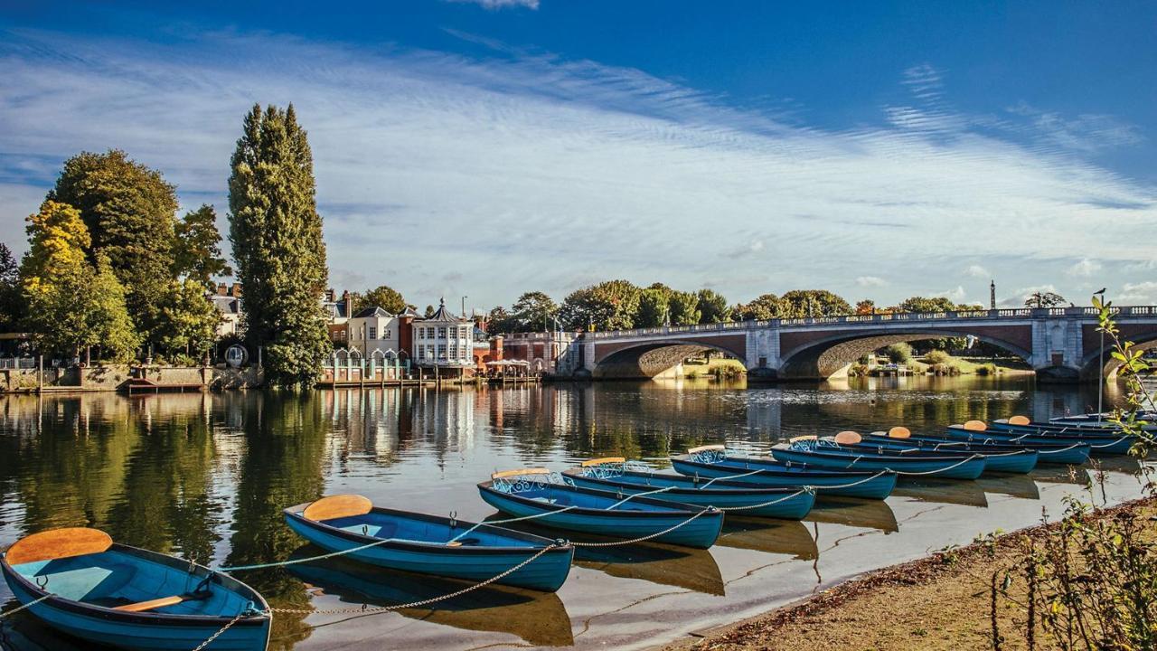 The Mitre, Hampton Court Hotel Kingston upon Thames  Exterior photo The River Thames at Hampton