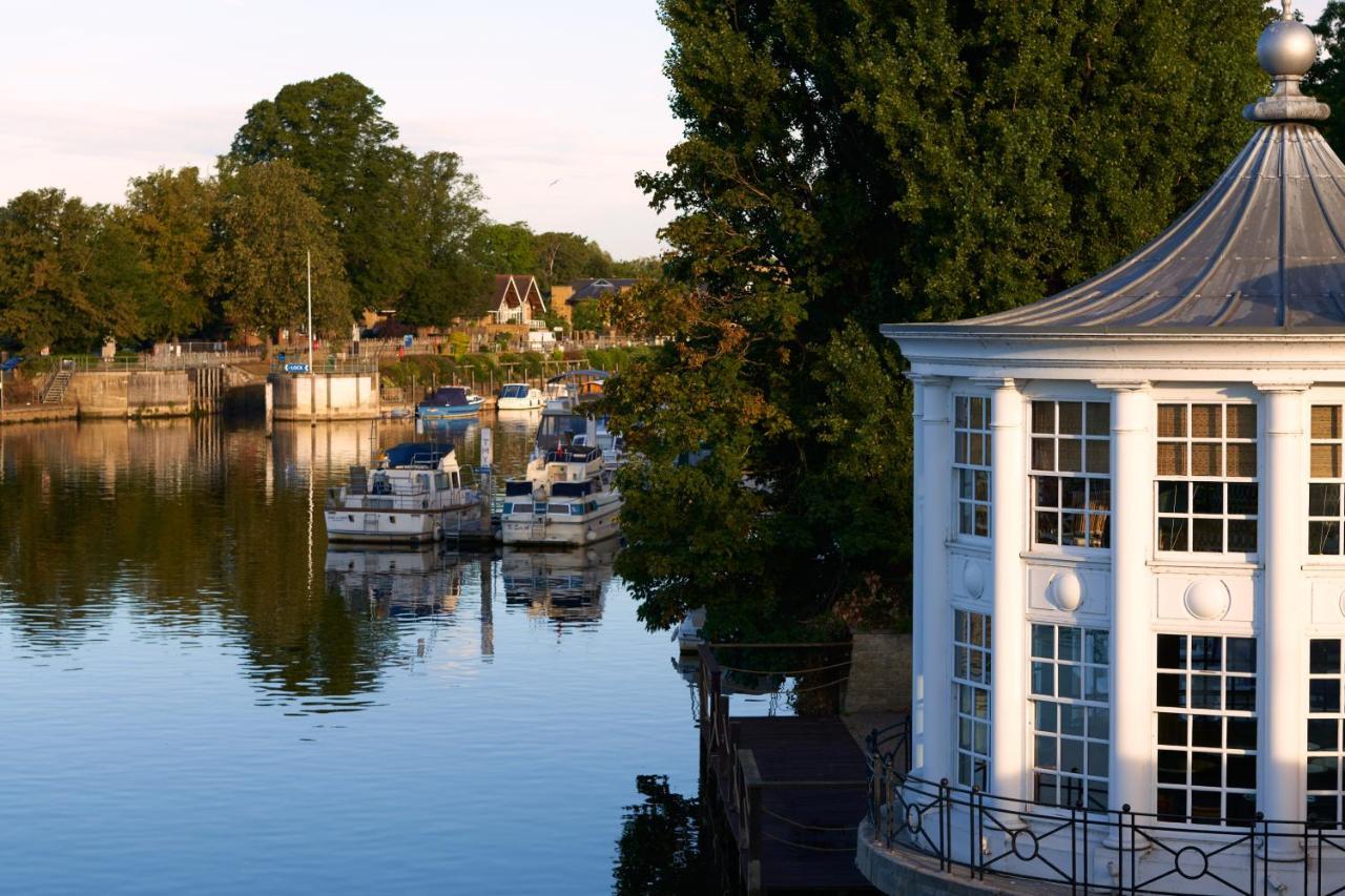 The Mitre, Hampton Court Hotel Kingston upon Thames  Exterior photo The River Wey at Farnham
