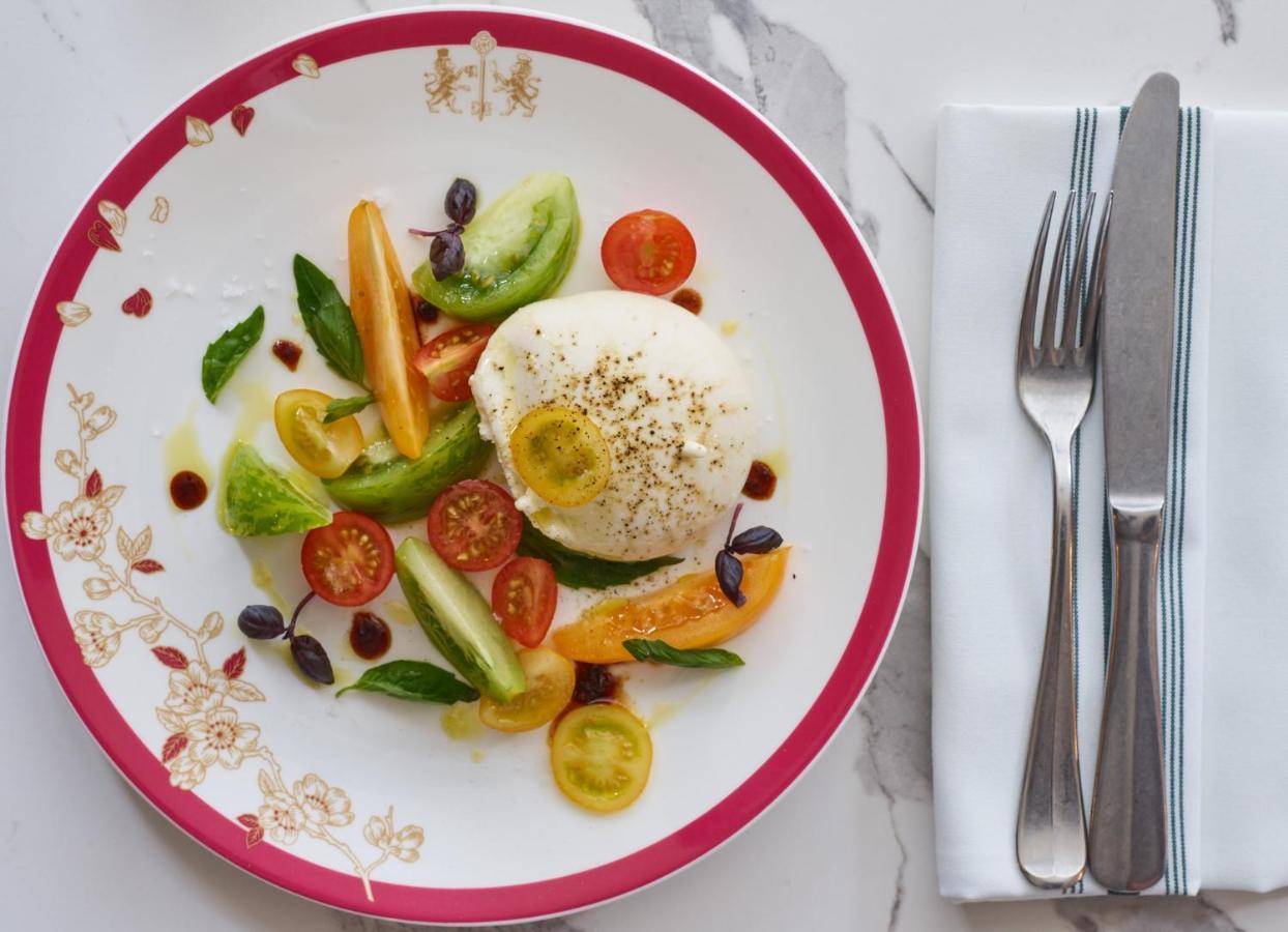 The Mitre, Hampton Court Hotel Kingston upon Thames  Exterior photo Buratta
