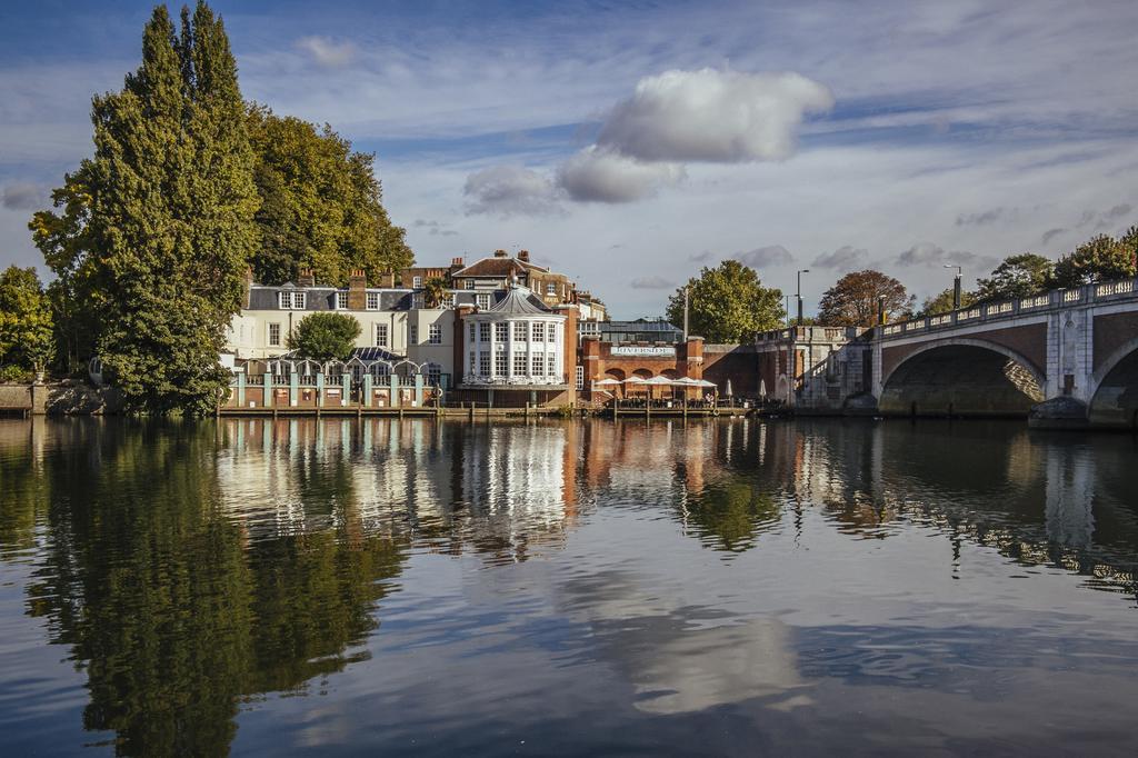The Mitre, Hampton Court Hotel Kingston upon Thames  Exterior photo The River Wey at Farnham