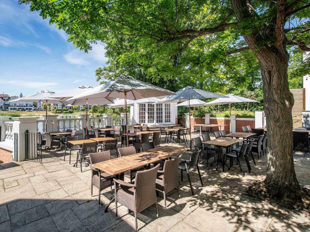 The Mitre, Hampton Court Hotel Kingston upon Thames  Exterior photo The outdoor seating area at The Old Mill